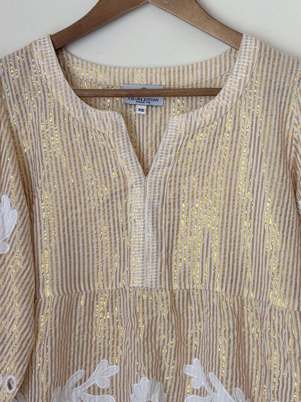 Charleston Shoe Co Gold Lamé Striped Eyelet Alessio Blouse XS Summer Party - Picture 2 of 7